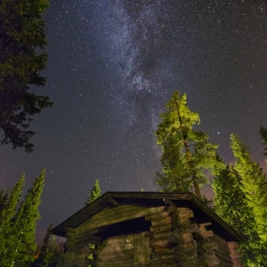 A Cottage under the Milky Way