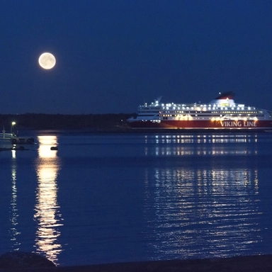 Full Moon Cruise